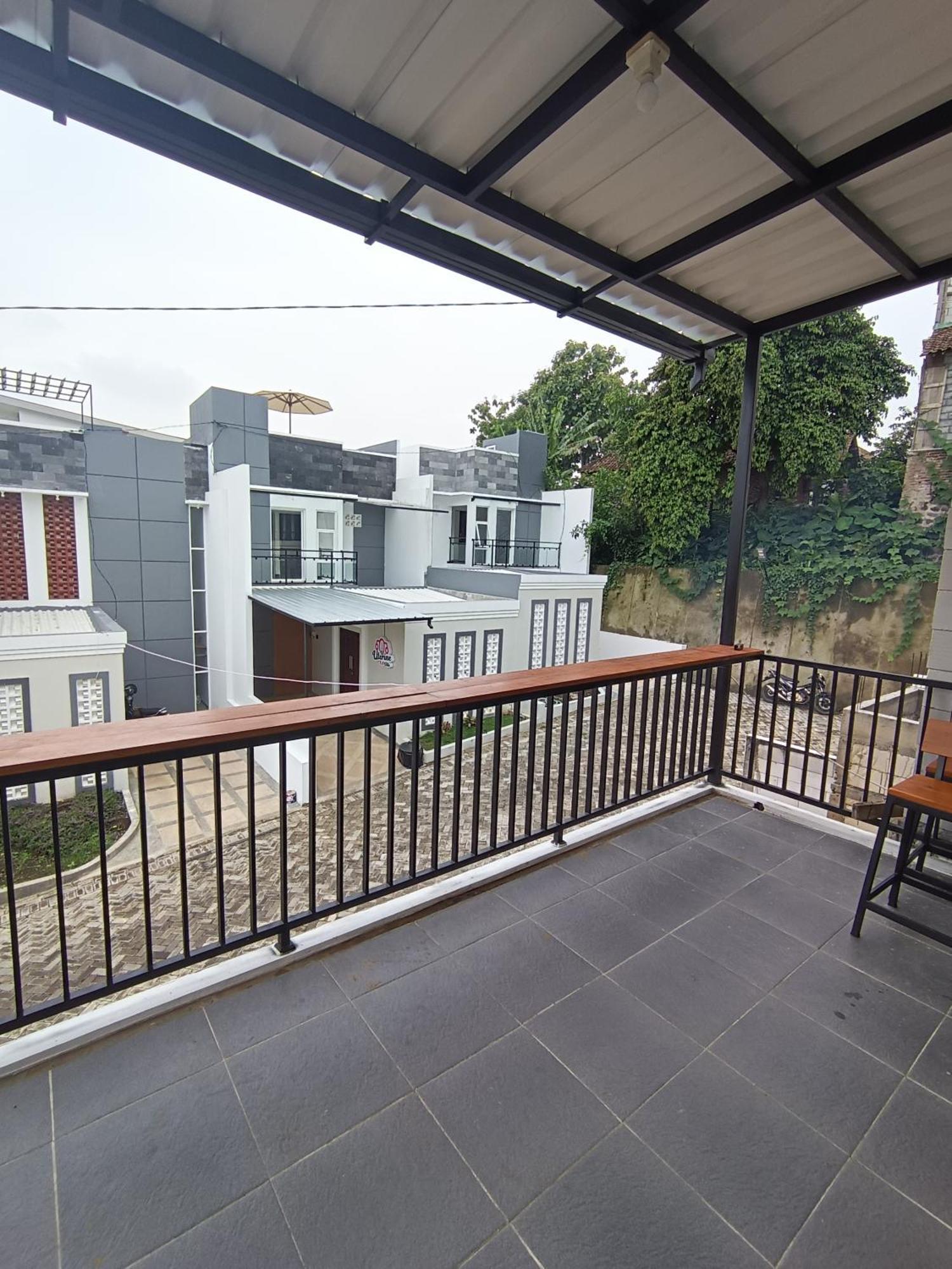 Villa Royal Arois Syariah Dekat Jatim Park 3 Tlekung Ngoại thất bức ảnh