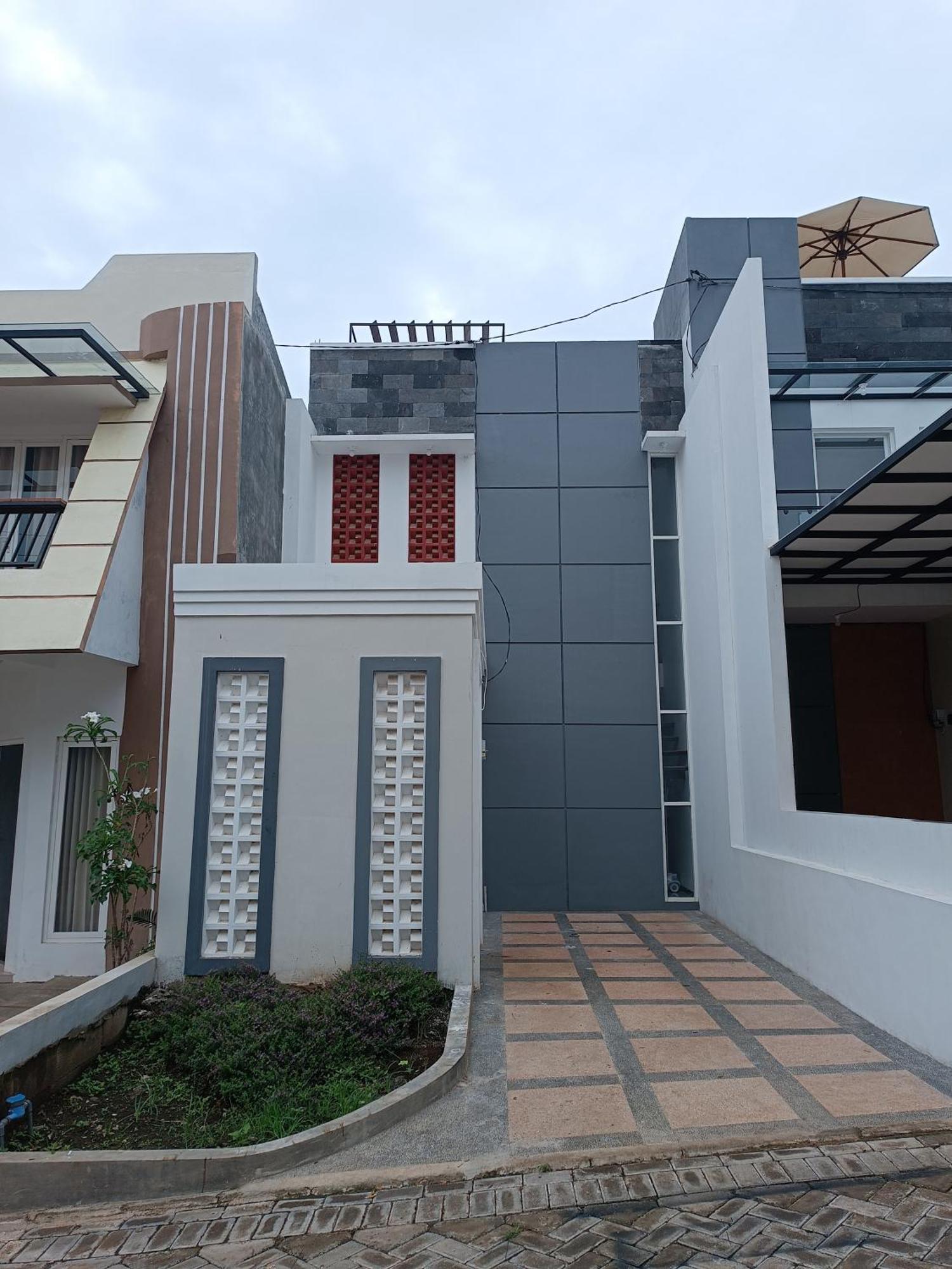 Villa Royal Arois Syariah Dekat Jatim Park 3 Tlekung Ngoại thất bức ảnh